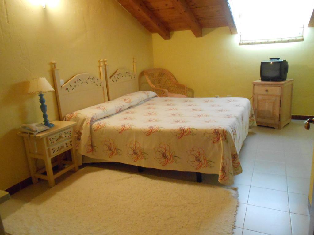 Hostal Burgos トレカバジェロス 部屋 写真