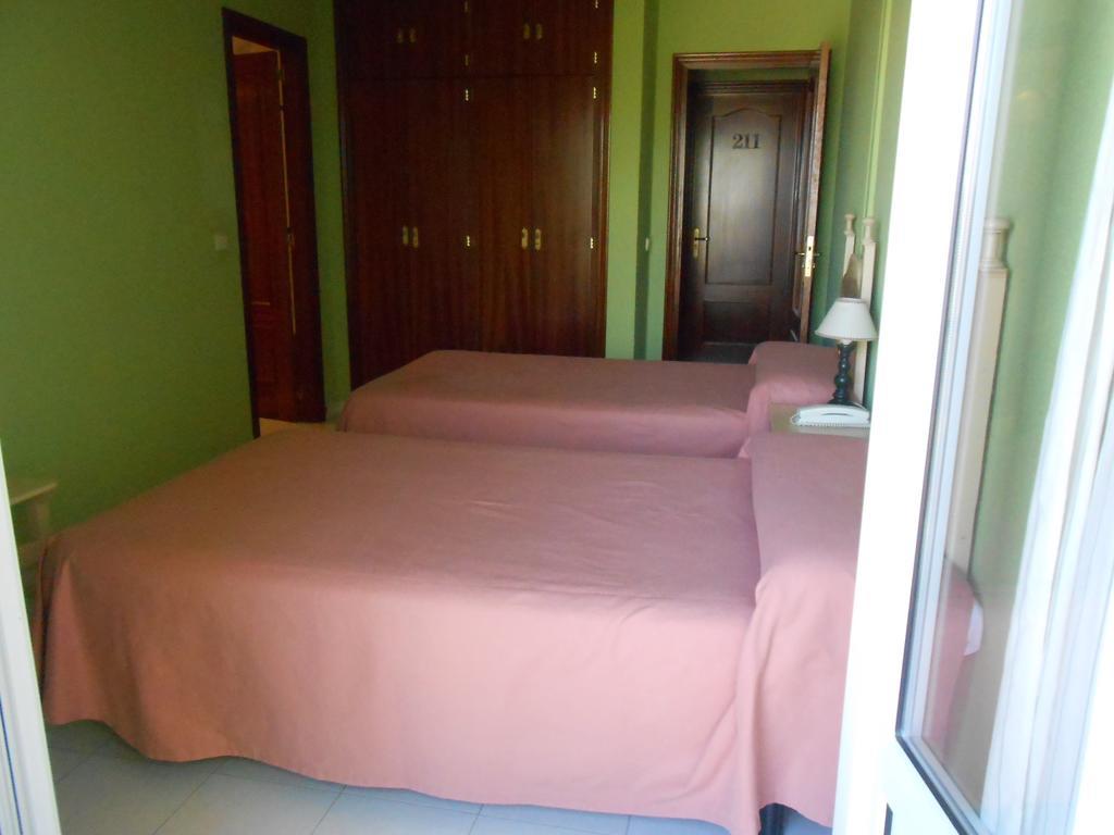 Hostal Burgos トレカバジェロス 部屋 写真